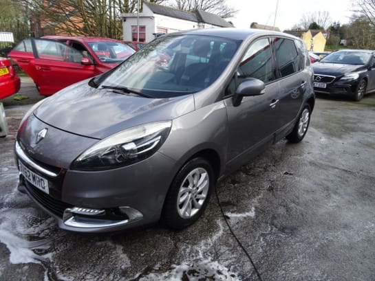 A null RENAULT SCENIC 1.5 dCi Dynamique TomTom MPV 5dr Diesel Manual Euro 5 (s/s) (110 ps) DRIVES