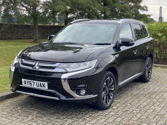 A null MITSUBISHI OUTLANDER 2.0h 12kWh 4h SUV 5dr Petrol Plug-in Hybrid CVT 4WD Euro 6 (s/s) (200 ps)