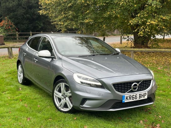 A 2016 VOLVO V40 2.0 R-Design Pro D4