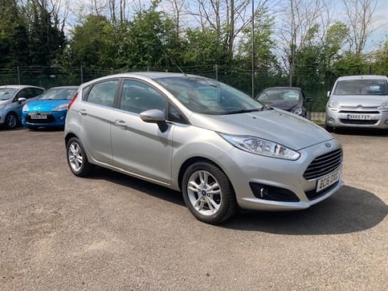 A null FORD FIESTA 1.5 TDCi ZETEC 5drEURO 6 (75 ps) WITH 8 SERVICE STAMPS