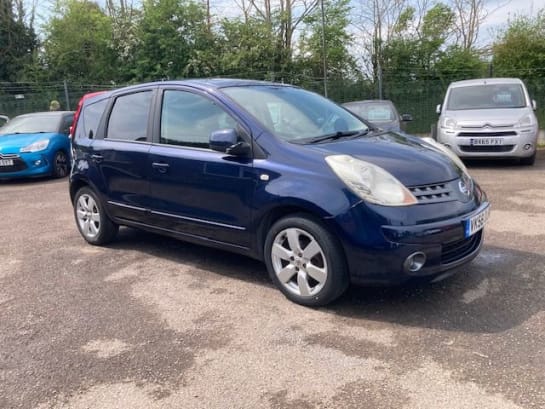A null NISSAN NOTE 1.6 16V TEKNA 5dr AUTOMATIC (110 ps) WITH LOW MILEAGE