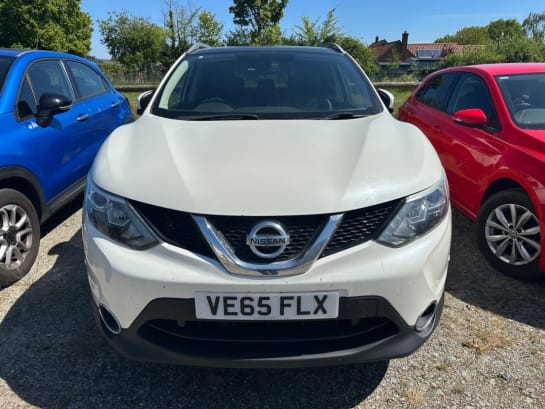A null NISSAN QASHQAI 1.6 DIG-T TEKNA SUV 5dr EURO 6 (s/s) (163 ps) WITH SERVICE HISTORY