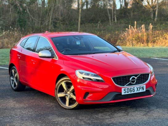 A null VOLVO V40 2.0 D2 R-Design Hatchback 5dr Diesel Manual Euro 6 (s/s) (120 ps) FULL SERV