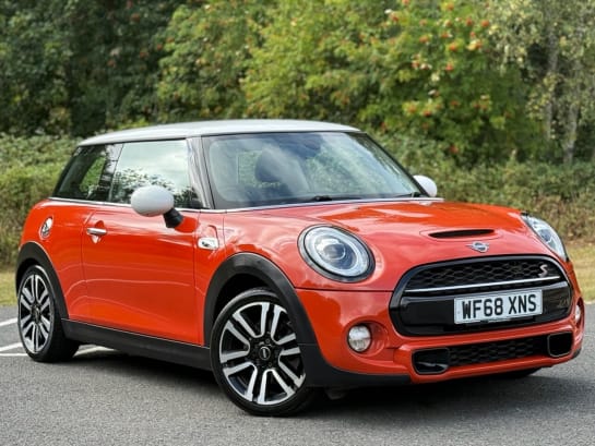 A 2018 MINI MINI COOPER S