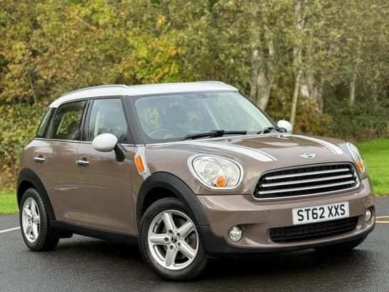 A 2012 MINI COUNTRYMAN 2.0 Cooper D SUV 5dr Diesel Auto Euro 5 (112 ps)