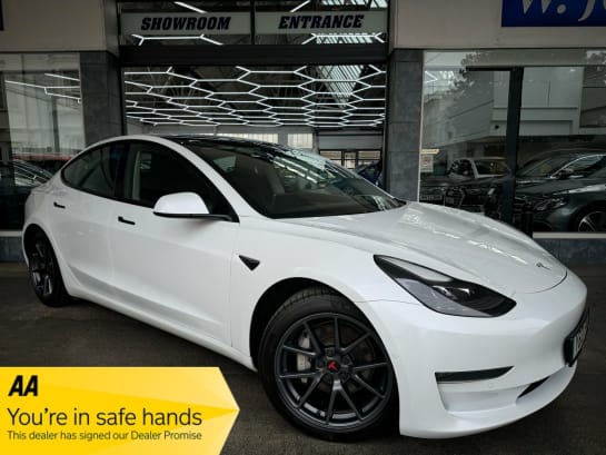 A null TESLA MODEL 3 (Dual Motor) Long Range Saloon Electric Auto 4WDE (346 ps) 4dr
