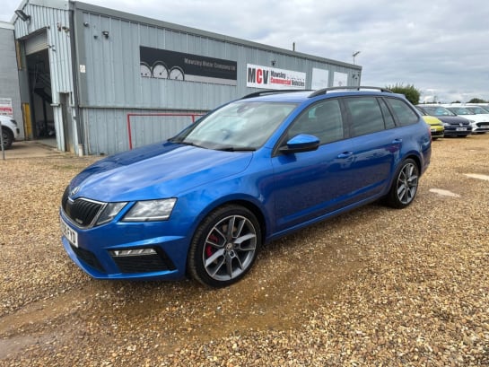 A null SKODA OCTAVIA 2.0 VRS TDI DSG 5d 181 BHP