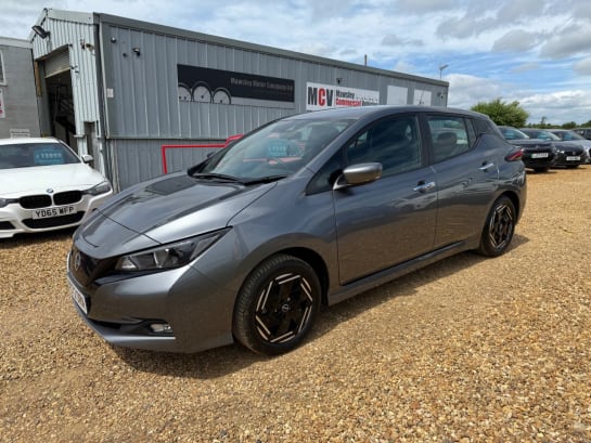 A null NISSAN LEAF 39kWh Acenta Hatchback 5dr Electric Auto (150 ps)
