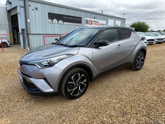 A 2017 TOYOTA CHR DYNAMIC