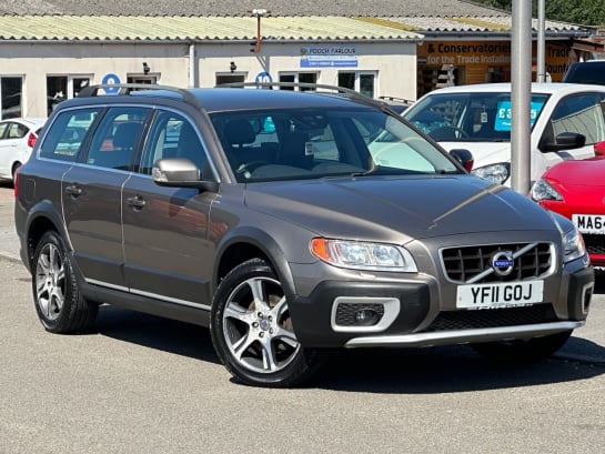 A null VOLVO XC70 2.4 D5 SE LUX AWD 5d 212 BHP