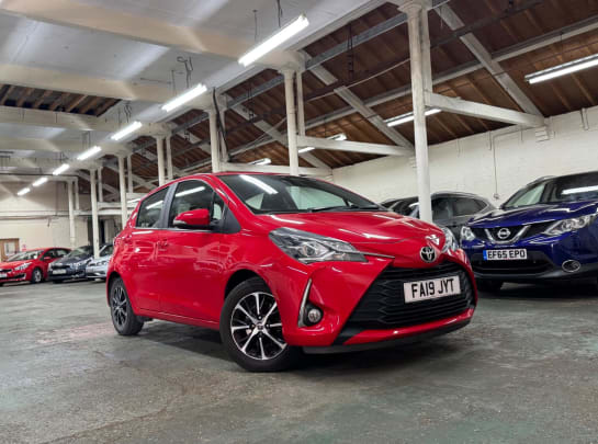 A null TOYOTA YARIS 1.5 VVT-i Icon Tech Euro 6 5dr