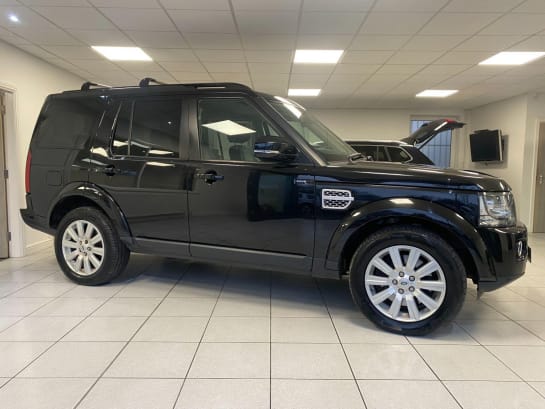 A 2015 LAND ROVER DISCOVERY 4 3.0 SD V6 HSE Luxury Auto 4WD Euro 5 (s/s) 5dr