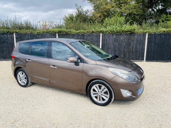 A 2010 RENAULT GRAND SCENIC 2.0 dCi Privilege MPV 5dr Diesel Auto Euro 5 (150 ps)
