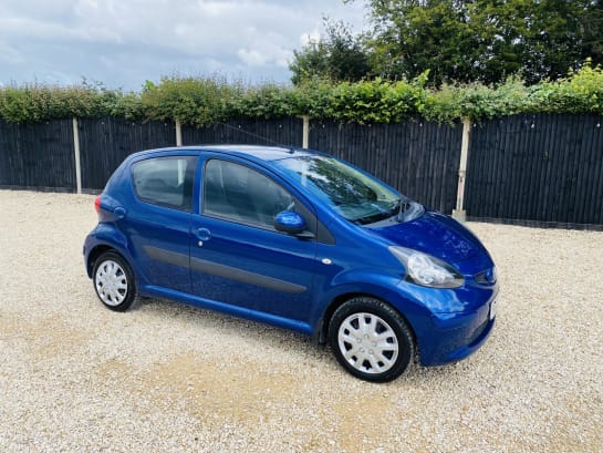 A 2007 TOYOTA AYGO 1.0 VVT-i Blue Hatchback 5dr Petrol MultiMode Euro 4 (67 bhp)