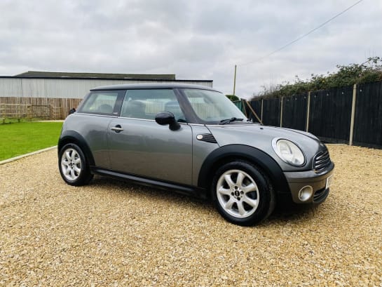 A 2010 MINI HATCH 1.6 Cooper Graphite Hatchback 3dr Petrol Manual Euro 4 (120 ps)