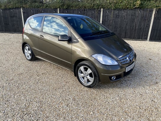 A 2009 MERCEDES-BENZ A CLASS 1.5 A160 Avantgarde SE Hatchback 3dr Petrol CVT (162 g/km, 95 bhp)