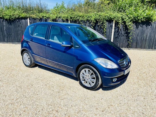 A 2010 MERCEDES-BENZ A CLASS 1.7 A180 Elegance SE Hatchback 5dr Petrol CVT (166 g/km, 116 bhp)