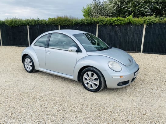 A 2009 VOLKSWAGEN BEETLE 2.0 Hatchback 3dr Petrol Tiptronic Euro 4 (115 ps)