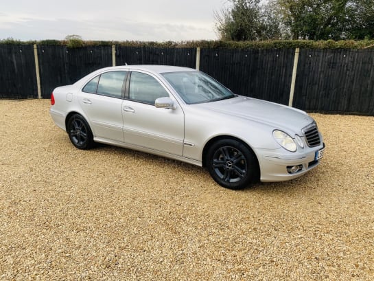 A 2008 MERCEDES-BENZ E CLASS 2.1 E220 CDI Avantgarde Saloon 4dr Diesel Automatic (177 g/km, 170 bhp)