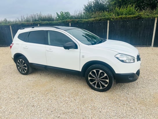 A 2013 NISSAN QASHQAI+2 1.5 dCi 360 SUV 5dr Diesel Manual 2WD Euro 5 (110 ps)