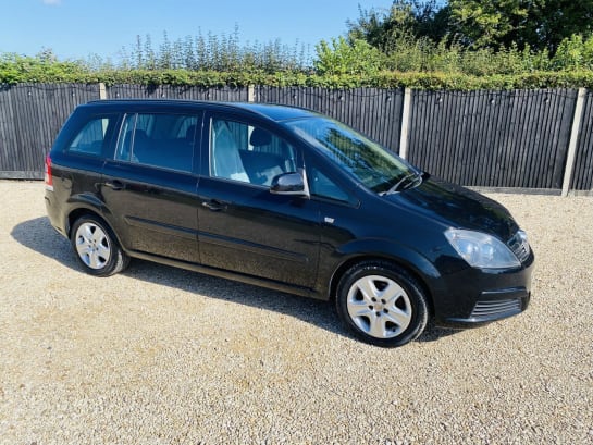 A 2013 VAUXHALL ZAFIRA 1.6 16V Exclusiv MPV 5dr Petrol Manual Euro 5 (115 ps)