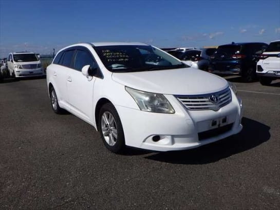 A null TOYOTA AVENSIS Estate