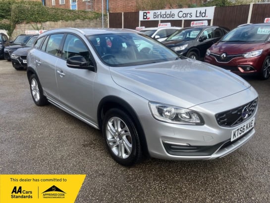 A null VOLVO V60 CROSS COUNTRY 2.4 D4 SE Nav Estate 5dr Diesel Auto AWD Estate Euro 6 (s/s) (190 ps) FSH -