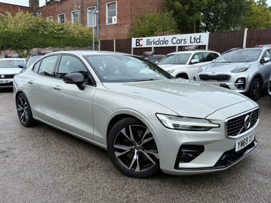 A null VOLVO S60 2.0 T5 R-Design Plus Saloon 4dr Petrol Auto Euro 6 (s/s) (250 ps) FSH(VOLVO