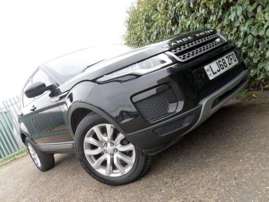A null LAND ROVER RANGE ROVER EVOQUE 2.0 eD4 SE SUV 5dr Diesel Manual FWD Euro 6 (s/s) (150 ps) Santorini Black