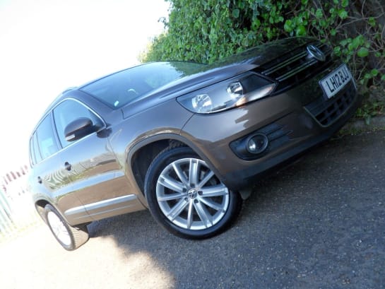 A null VOLKSWAGEN TIGUAN 2.0TDI BlueMotion Tech Sport DSG 4WD Dark Bronze Pan Roof Heated Leather Lo