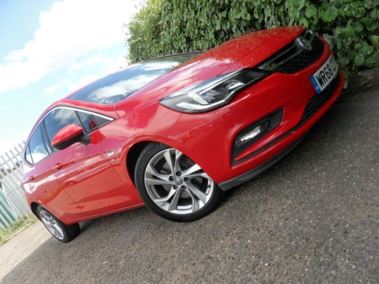 A null VAUXHALL ASTRA 1.6 CDTi BlueInjection SRi Nav Hatchback 5dr Diesel Manual Euro 6 (s/s) (13