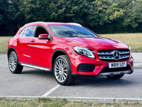 A null MERCEDES-BENZ GLA-CLASS 1.6 GLA 200 AMG LINE EDITION 5d 155 BHP, FULL SERVICE HISTORY!! HEATED FRON