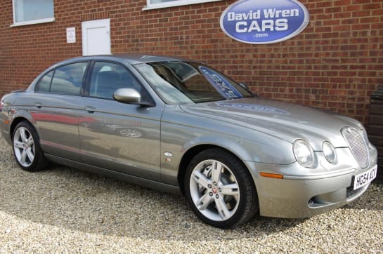 A null JAGUAR S-TYPE 4.2 V8 R Saloon 4dr Petrol Automatic (314 g/km, 400 bhp)