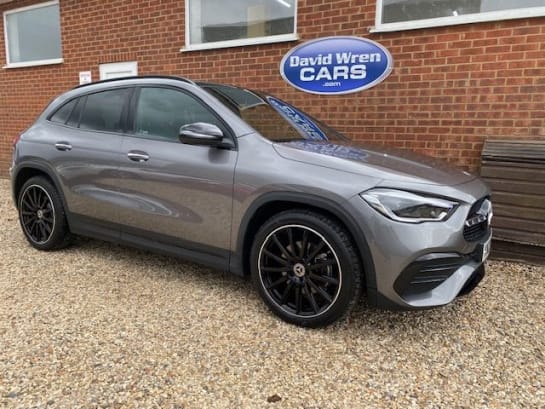 A null MERCEDES-BENZ 180 2.0 GLA220d AMG Line Night Edition (Premium Plus) SUV 5dr Diesel 8G-DCT 4MA