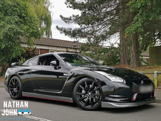A null NISSAN GT-R 3.8 V6 Black Edition Coupe 2dr Petrol Auto 4WD Euro 4 (485 ps)