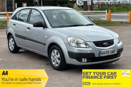 A 2009 KIA RIO CHILL