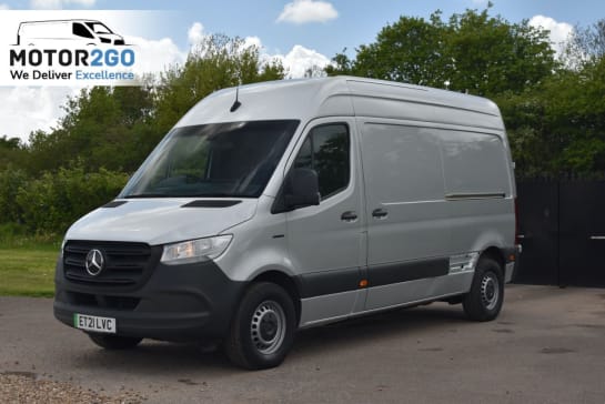 A 2021 MERCEDES SPRINTER PROGRESSIVE L2H2