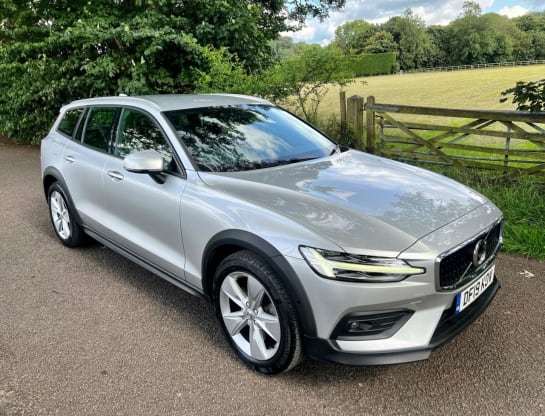 A 2019 VOLVO V60 D4 CROSS COUNTRY AWD