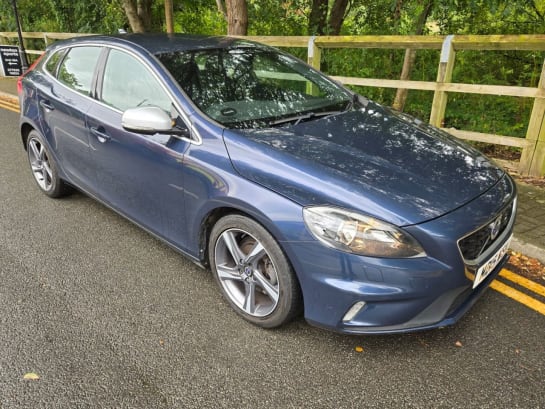 A null VOLVO V40 1.6 D2 R-DESIGN 5DR 113 BHP