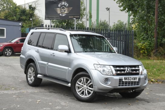 A null MITSUBISHI SHOGUN 3.2 DI-D SG3 5d 197 BHP VERY CLEAN AND TIDY INSIDE OUT!