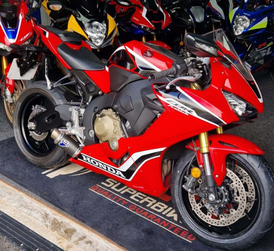 A 2017 HONDA CBR 1000 RA-H Cbr 1000 Rr Fireblade