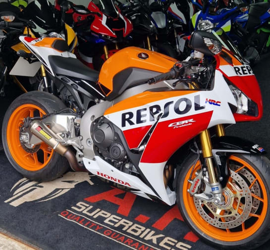 A 2015 HONDA CBR 1000 SA-F