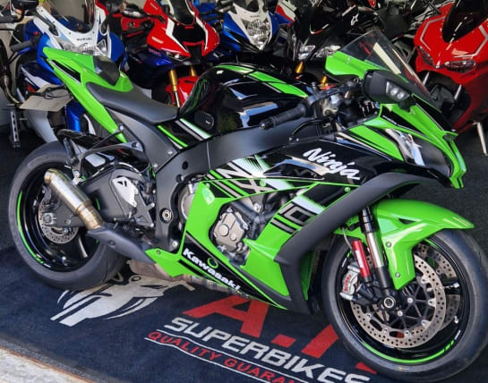A 2017 KAWASAKI ZX 1000 SHFA KRT REPLICA Zx10 R Ninja