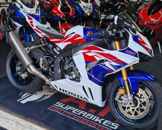 A 2022 HONDA CBR 1000 SP-N Cbr 1000 Sp