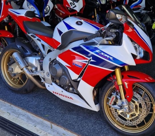 A 2014 HONDA CBR 1000 SA-E Cbr 1000 S