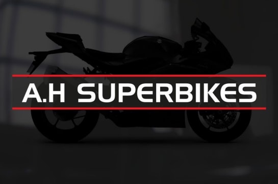 A 2022 KTM 1290 SUPER ADVENTURE S 21 1290 Super Adventure S
