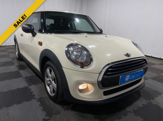 A null MINI HATCH ONE 1.5 ONE D 3d 94 BHP