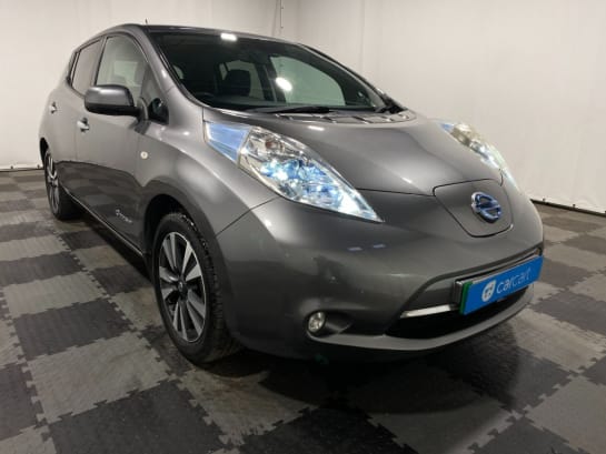 A null NISSAN LEAF 30kWh Tekna Hatchback 5dr Electric Auto (109 bhp) (Rates starting as low as