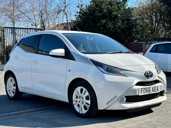 A null TOYOTA AYGO 1.0 VVT-i x-pure Euro 6 5dr