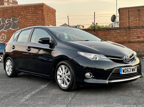 A null TOYOTA AURIS 1.8 VVT-h Icon CVT Euro 5 (s/s) 5dr